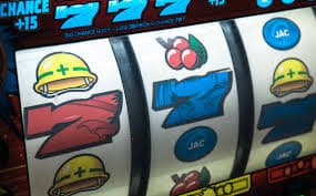 iwbet mm အွန်လိုင်း စလော့ Reel Spin Animation နှင့် Winning Symbols မြင်ကွင်း